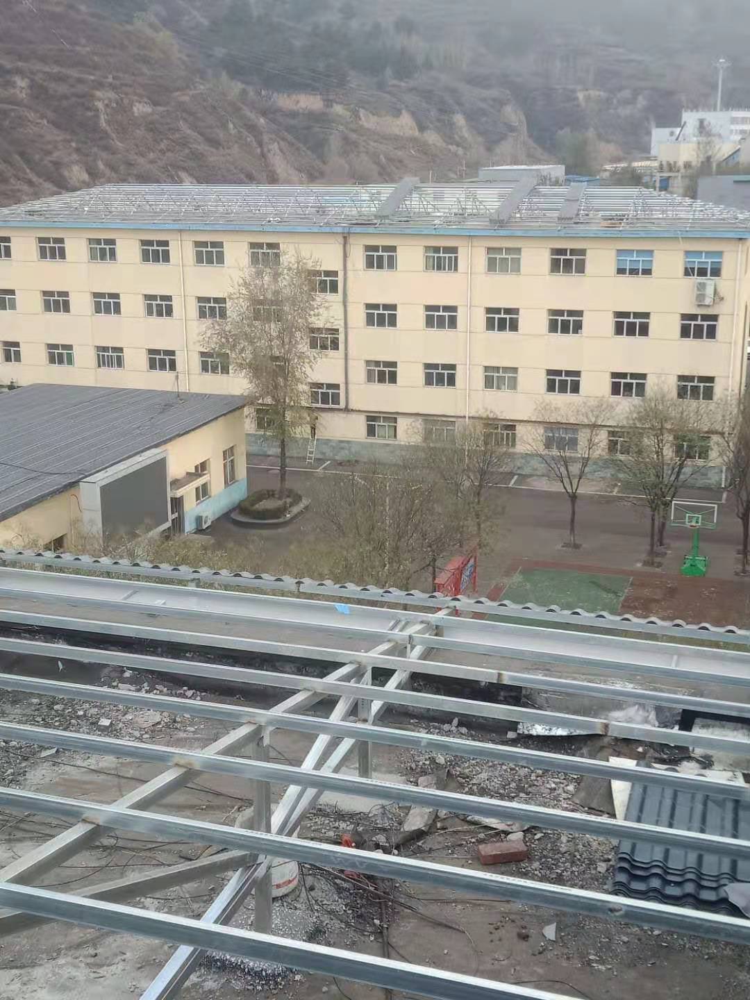 樹脂瓦施工現(xiàn)場 樹脂瓦施工現(xiàn)場